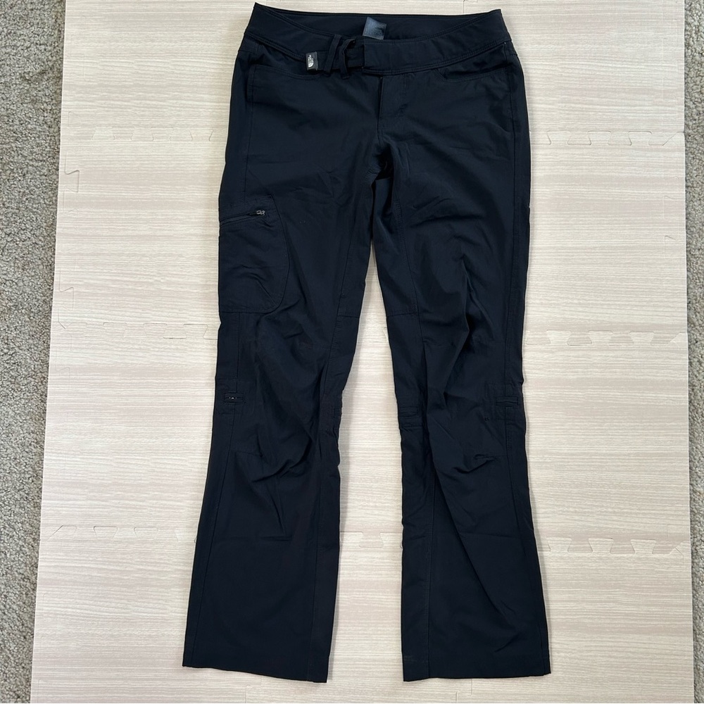 Women’s The North Face Convertible Black Hiking Pants. Size 0